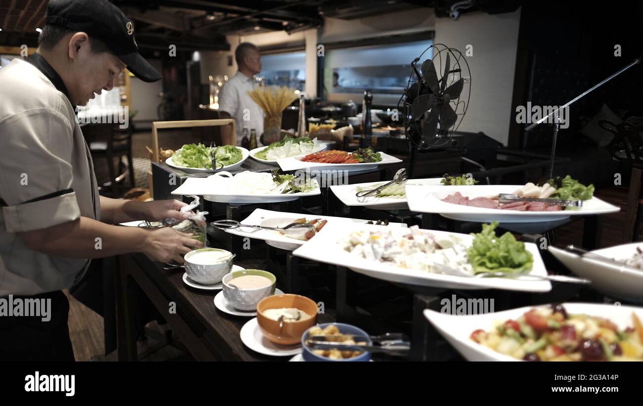 Dicey Reilly's Bar and Restaurant Sunday International Buffet Food