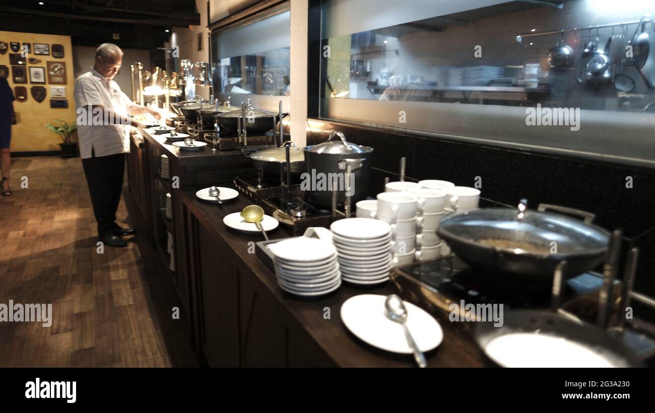 Dicey Reilly's Bar and Restaurant Sunday International Buffet Food