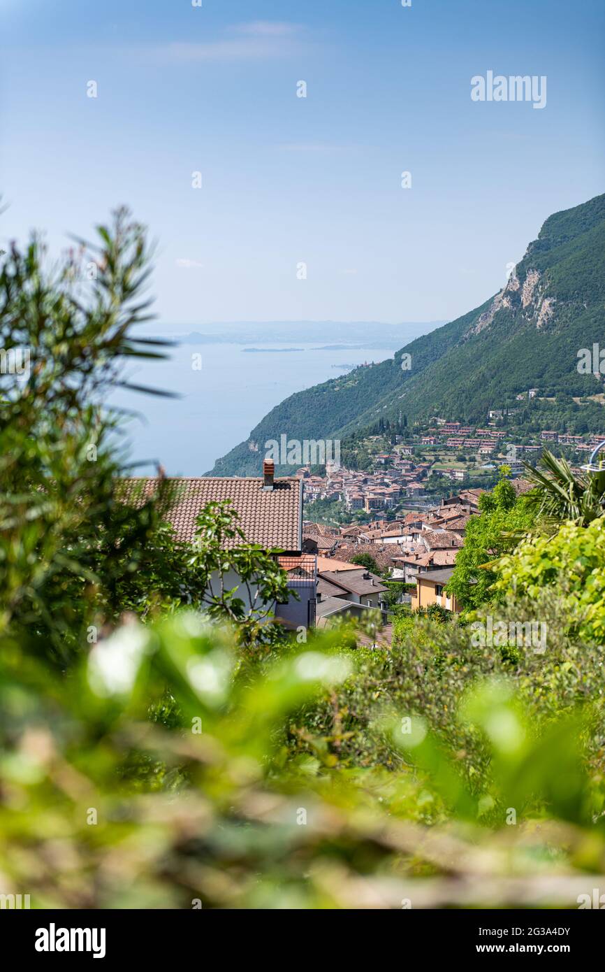 Gardola, Italy. 14th June, 2021. Numerous small villages lie on the shores of Lake Garda. Credit: Daniel Reinhardt/dpa/Alamy Live News Stock Photo