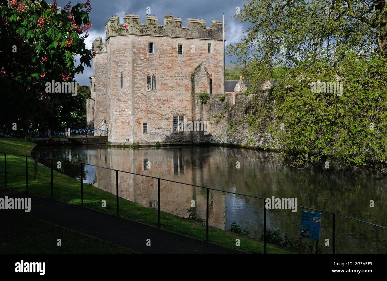 The gatehouse of the moated Bishop's Palace in Wells, Somerset, England Stock Photo