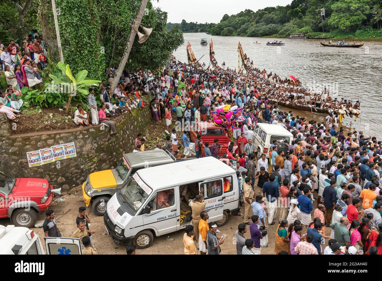 Aranmula ,08 September, 2017 : Tousands of spectators watch Snake Boat Race event on the bank of river Pamba at Aranmula, Kerala, India, Asia Stock Photo
