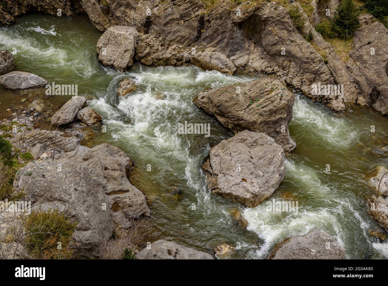 Congosto de Obarra gorge (Foz d'Obarra) with the Isábena river (Isábena Valley, Huesca, Aragon, Spain) ESP: Tramo del Congosto de Obarra, Foz d'Obarra Stock Photo