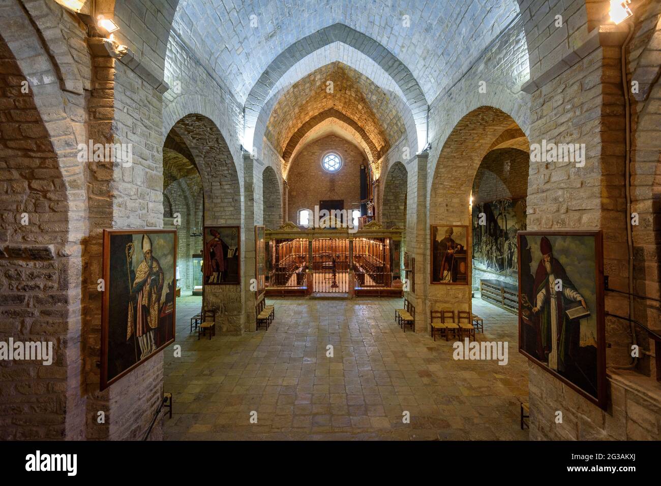 Interior of the Roda de Isábena cathedral seen from the altar (Ribagorza, Huesca, Aragon, Spain, Pyrenees) ESP: Interior de la catedral de Roda Aragón Stock Photo
