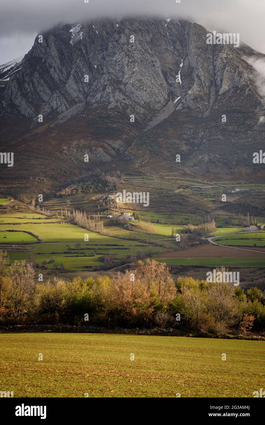 Lierp valley and the Turbón mountain seen from the village of Sala (Huesca, Aragon, Spain, Pyrenees) ESP: Vistas del valle de Lierp con el Turbón Stock Photo