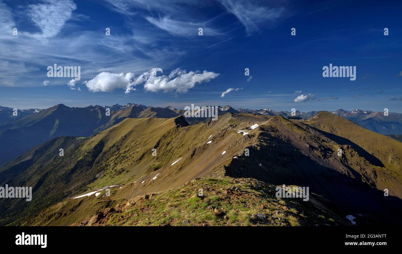 Sunset from the Pic de Salòria summit (2788 m). Views looking to the north (Alt Pirineu Natural Park, Catalonia, Spain, Pyrenees) Stock Photo