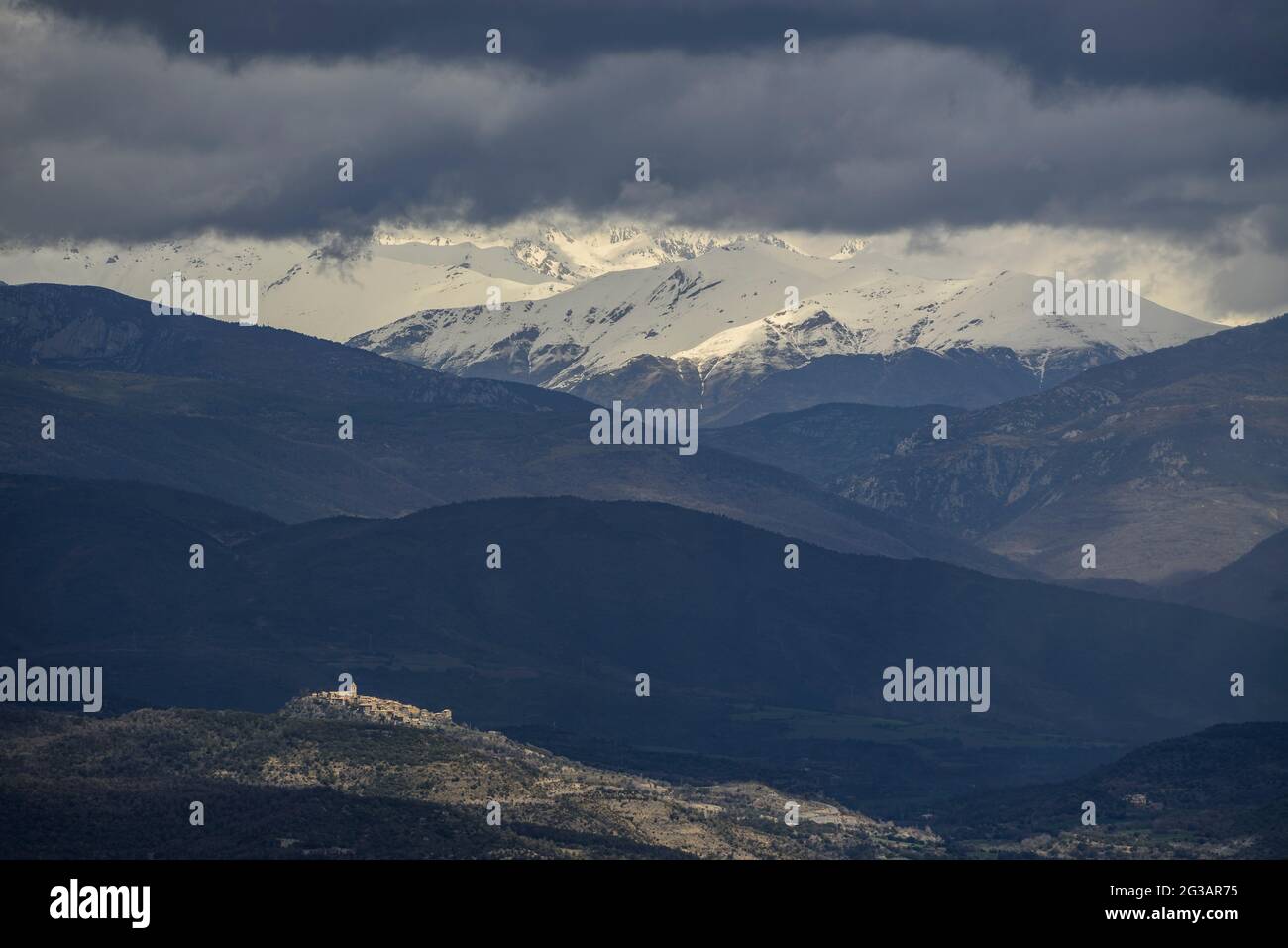 Views from the Tozal de Calvera viewpoint, in the Sierra del Castillo de Laguarres mountain range in spring (Huesca, Aragon, Spain, Pyrenees) Stock Photo
