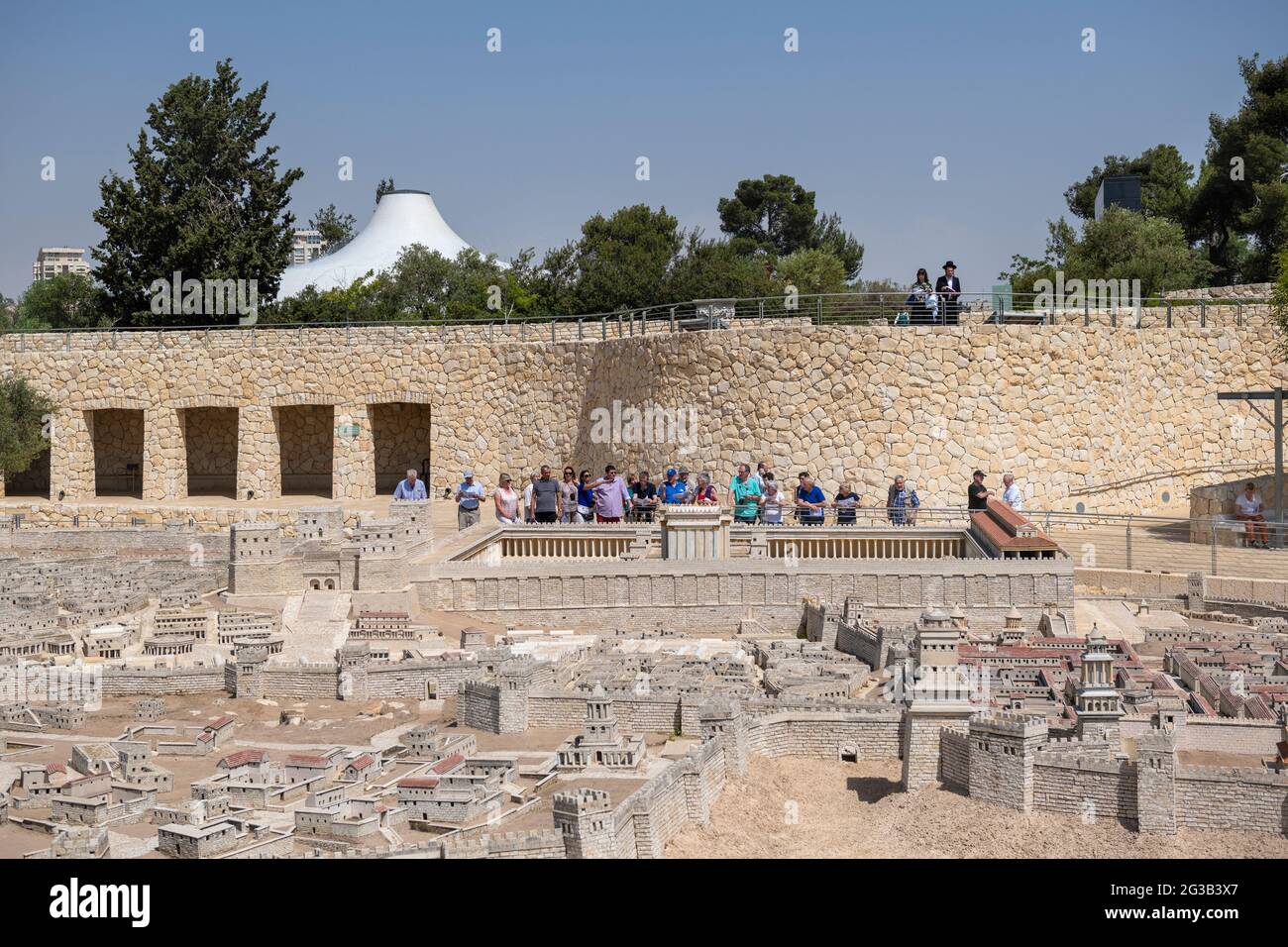 Tourists enjoy the famous 1:50 scale 'Model of Jerusalem at the end of the Second Temple period'. Israel Museum, Jerusalem. Israel Stock Photo