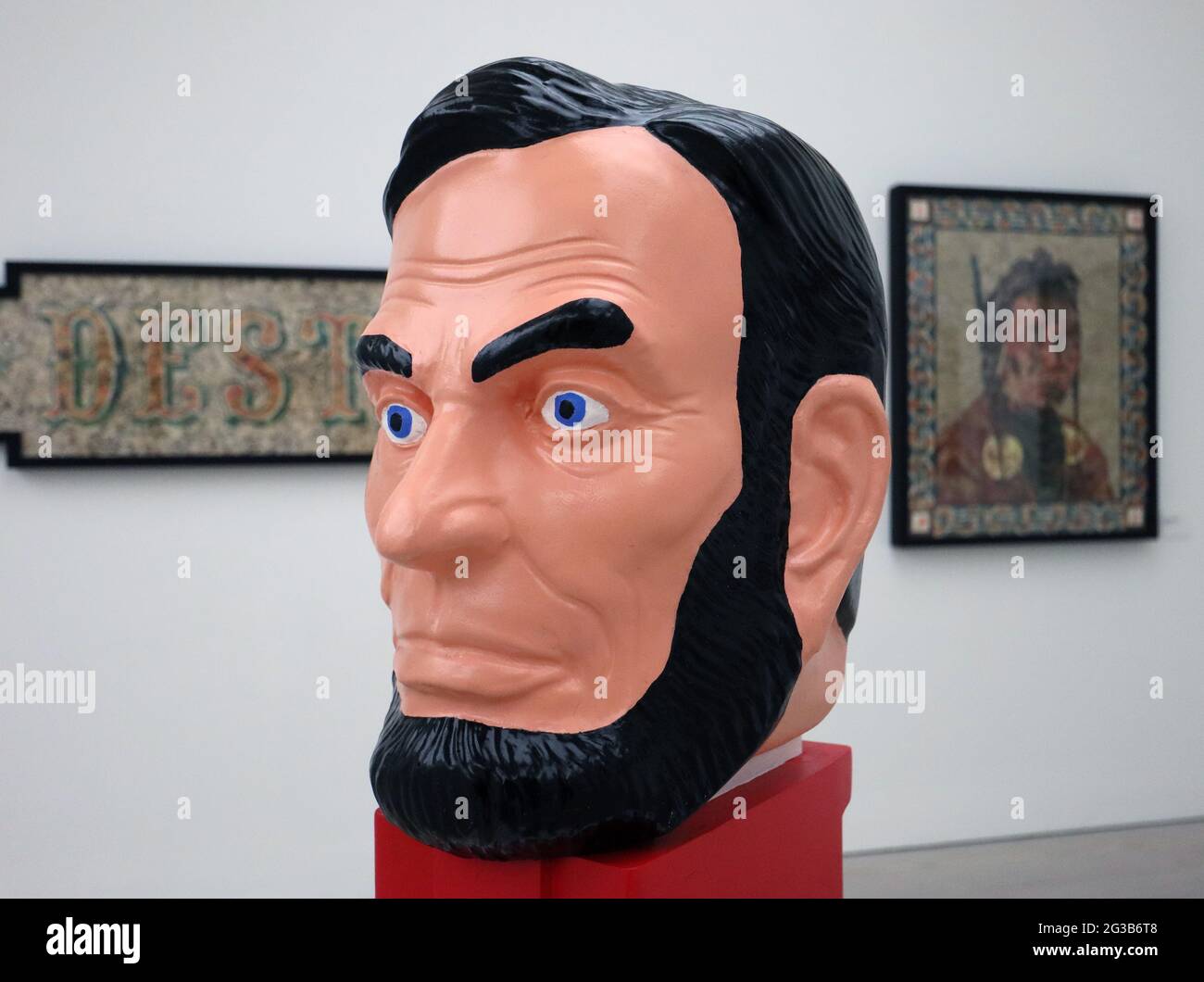 Saatchi artist hi-res stock photography and images - Page 11 - Alamy