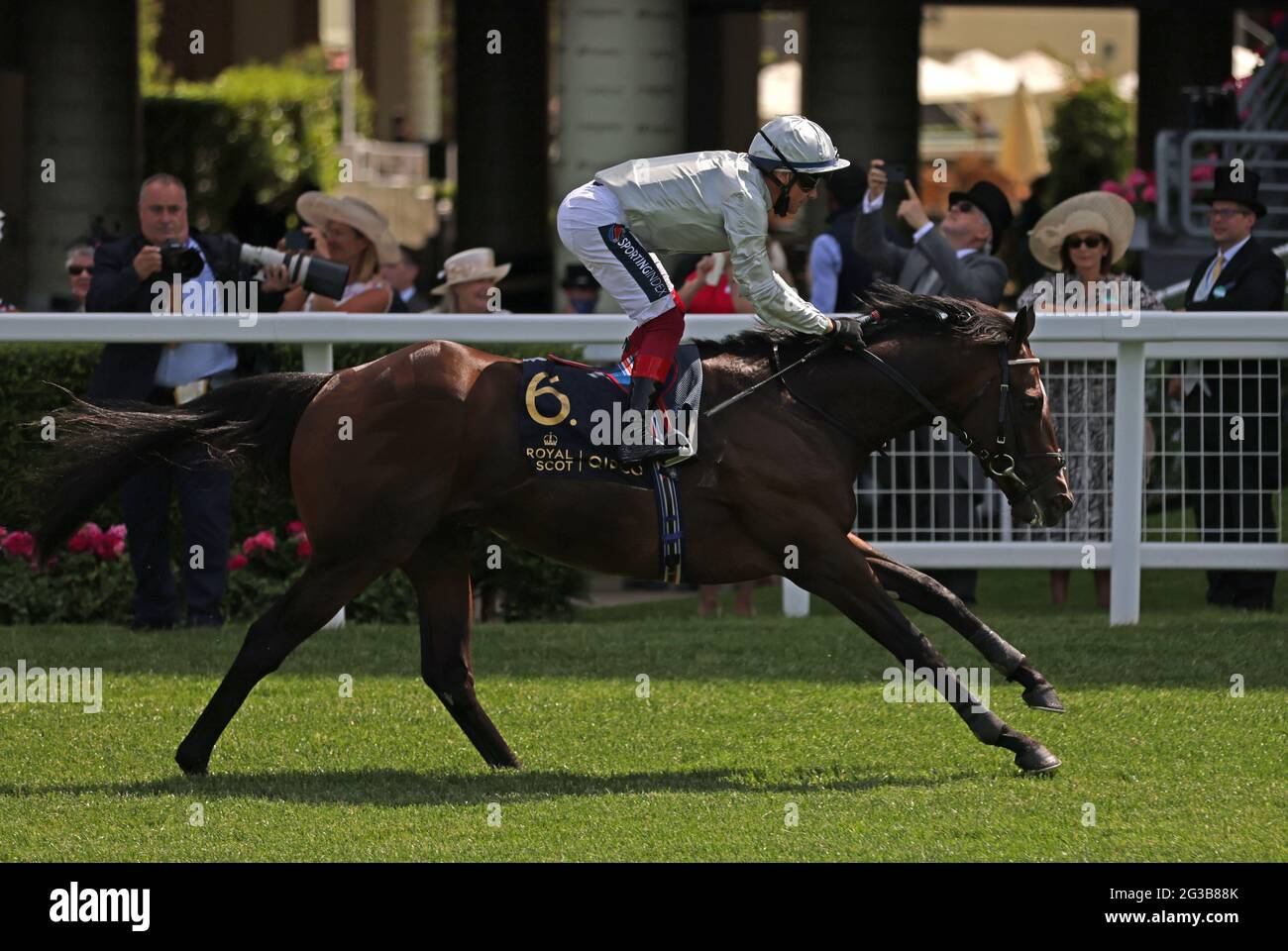 Royal ascot 2021 palace pier hi-res stock photography and images - Alamy