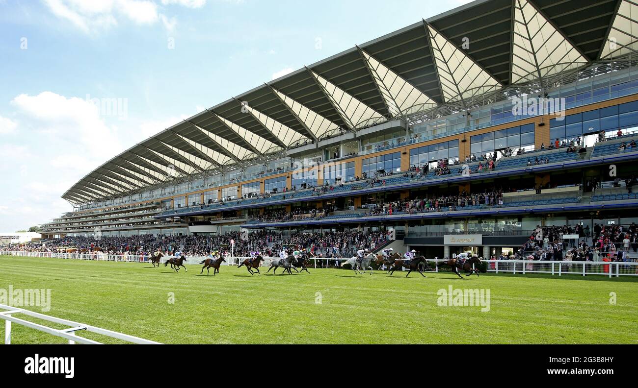Royal ascot queen anne palace pier hi-res stock photography and images ...