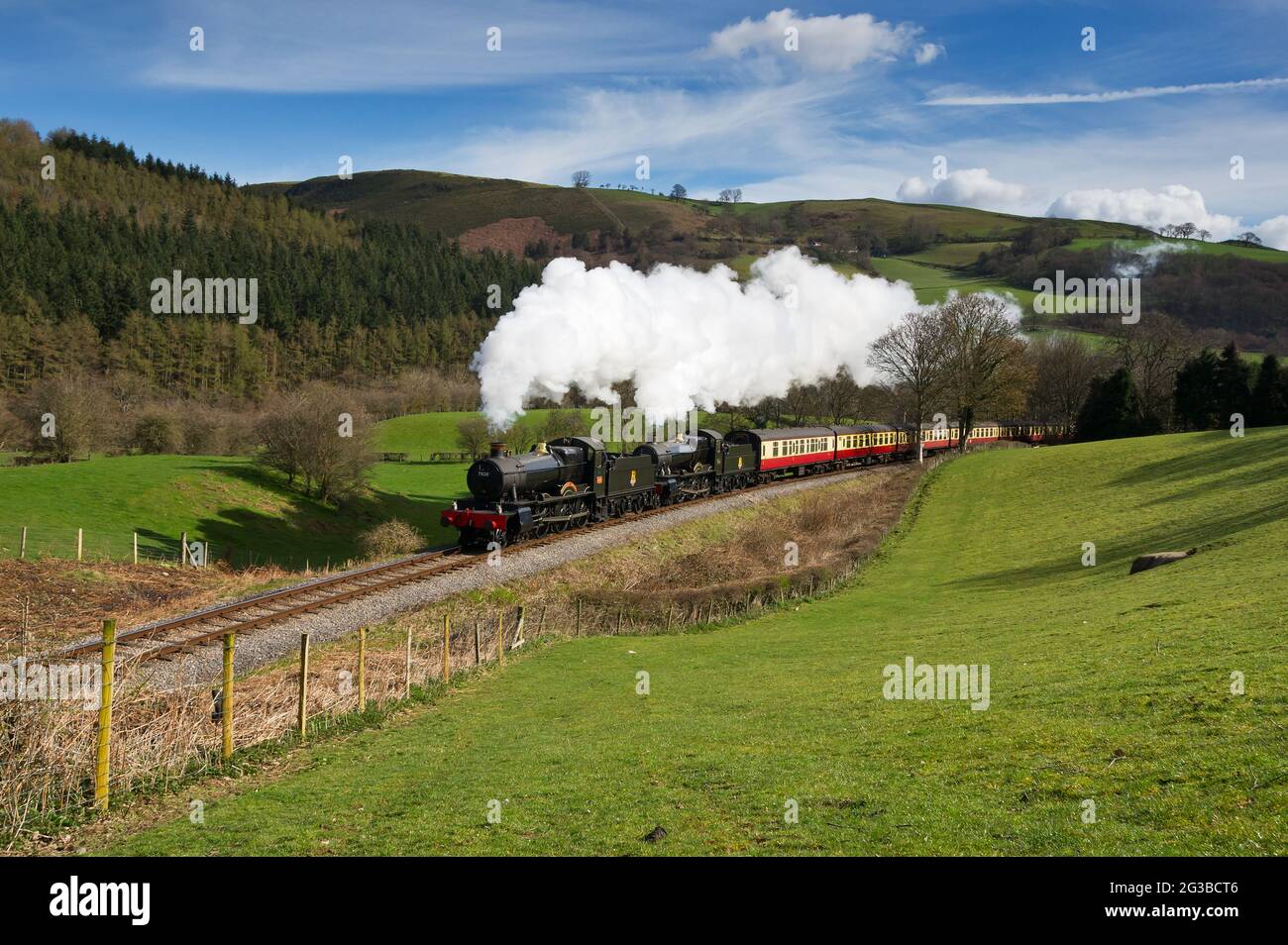 Could it be two Manors heading for Machynlleth from Shrewsbury. Llangollen Railway   3P20 Parcels group photo charter Stock Photo