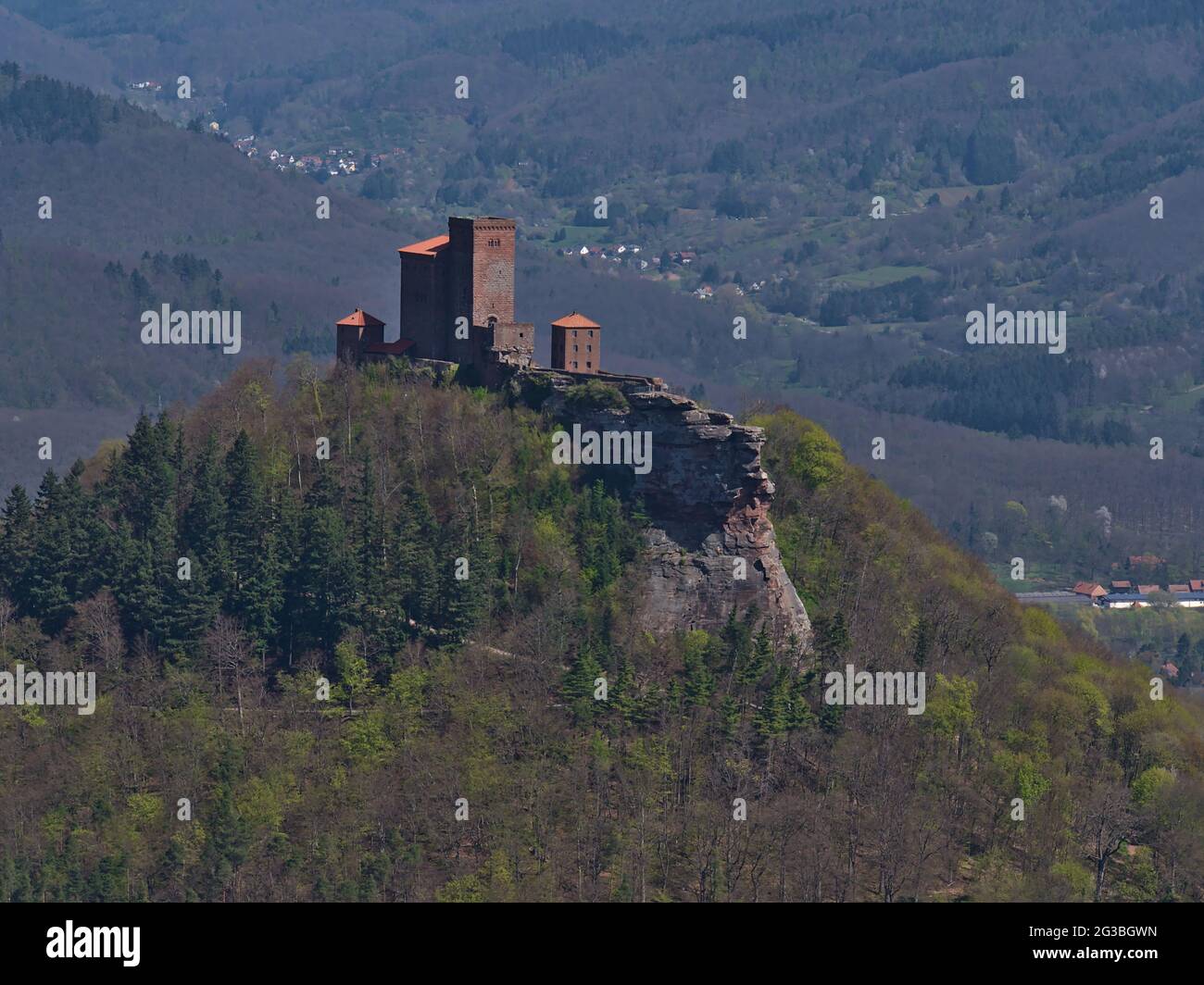 View of historic reconstructed castle Trifels (construction ca. 12th century) located on a rocky sandstone hill in Palatinate Forest near Annweiler. Stock Photo