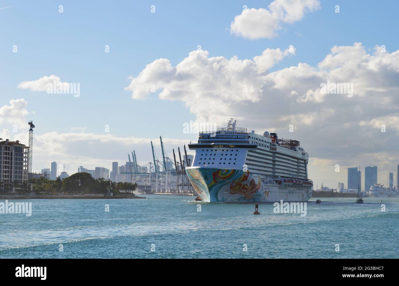Norwegian escape cruise ship hires stock photography and images Alamy