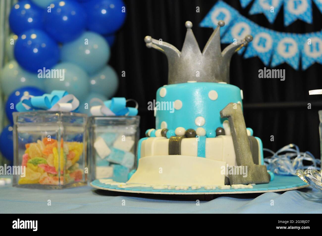 Birthday decorations hi-res stock photography and images - Alamy