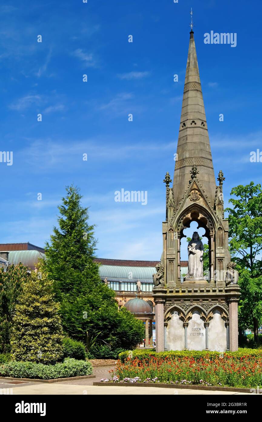 UK, North Yorkshire, Harrogate, Queen Victoria Monument Stock Photo Alamy