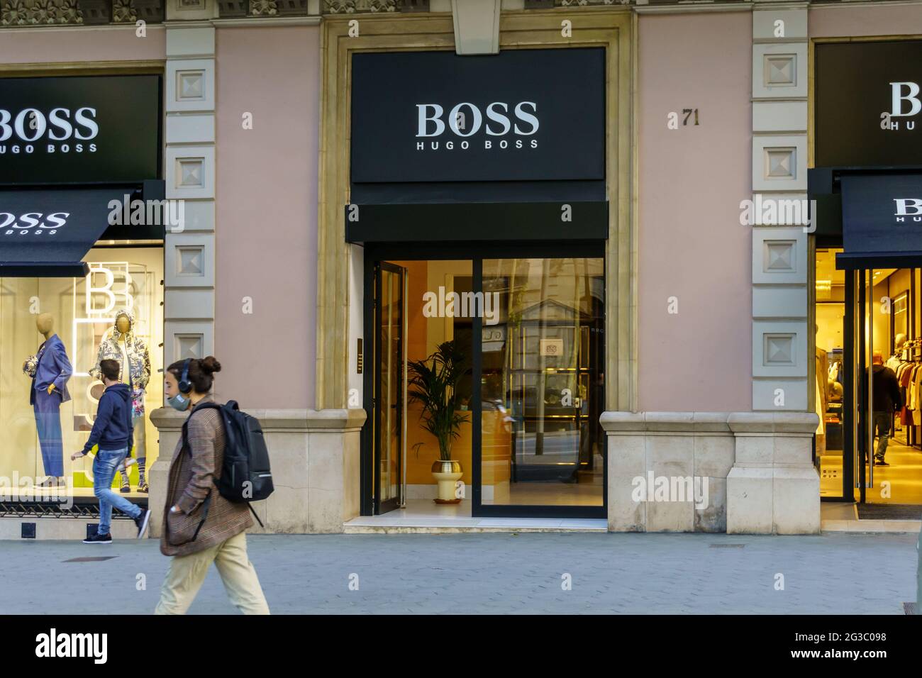 Barcelona, Spain - May 11, 2021. Logo and facade of HUGO BOSS is a German  luxury fashion house Stock Photo - Alamy