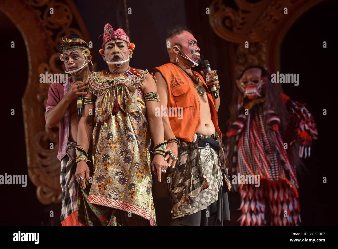 Denpasar, Bali, Indonesia. 15th June, 2021. A classic Drama Gong, Bali  theatrical drama performance entitled ''Pusaka Murbeng Bumi'' (Heirloom  from the Earth) performed by Sekar Hati art group from Gianyar at Denpasar