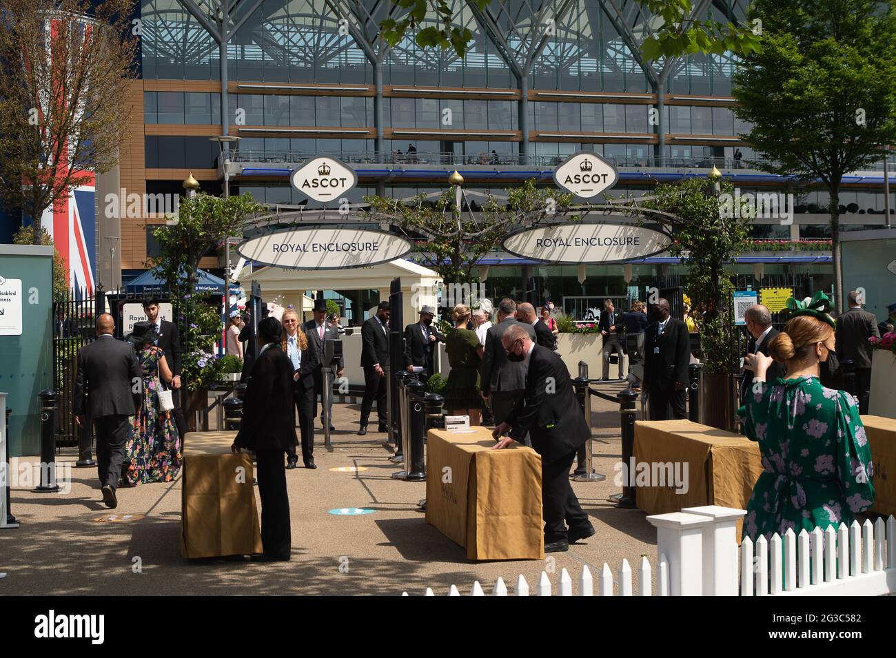 Royal ascot tuesday 2021 hi-res stock photography and images - Alamy
