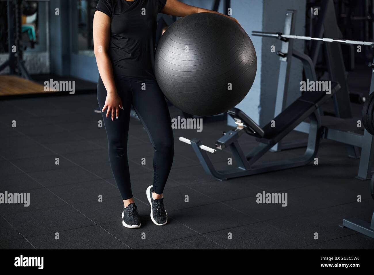 Shapely woman hi-res stock photography and images - Alamy