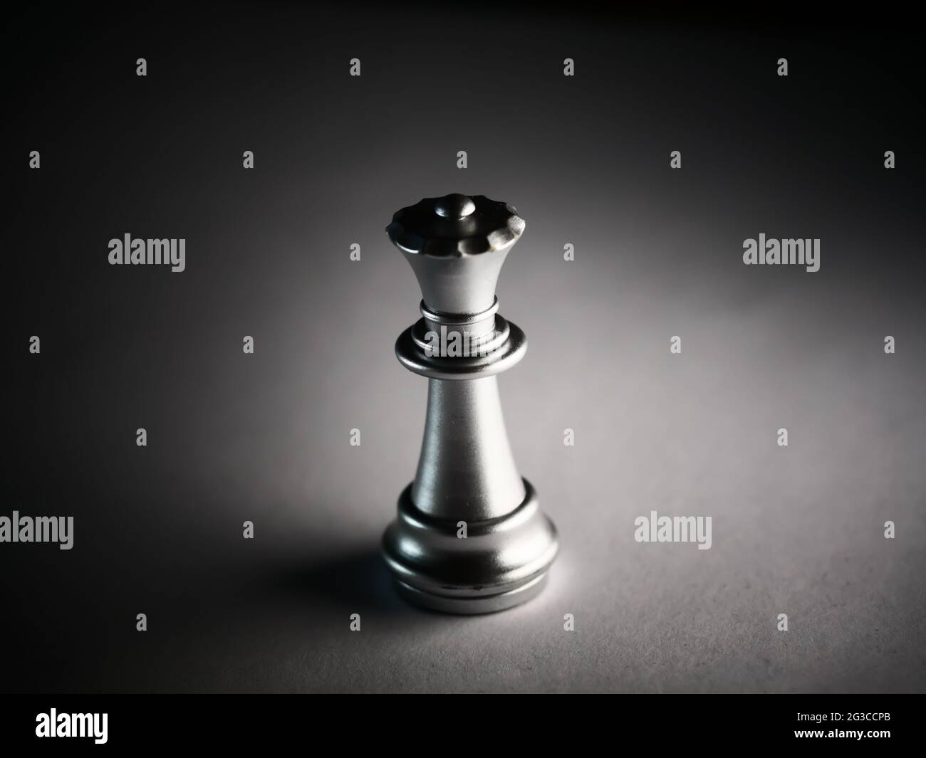 Silver chess piece hi-res stock photography and images - Alamy