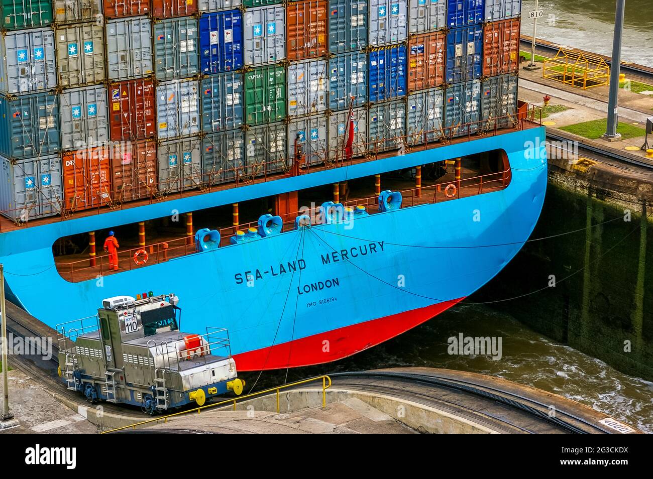 Oil tanker panama canal hires stock photography and images Alamy