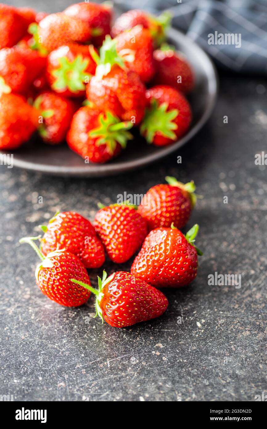 Kitchen summer strawberries hi-res stock photography and images - Alamy
