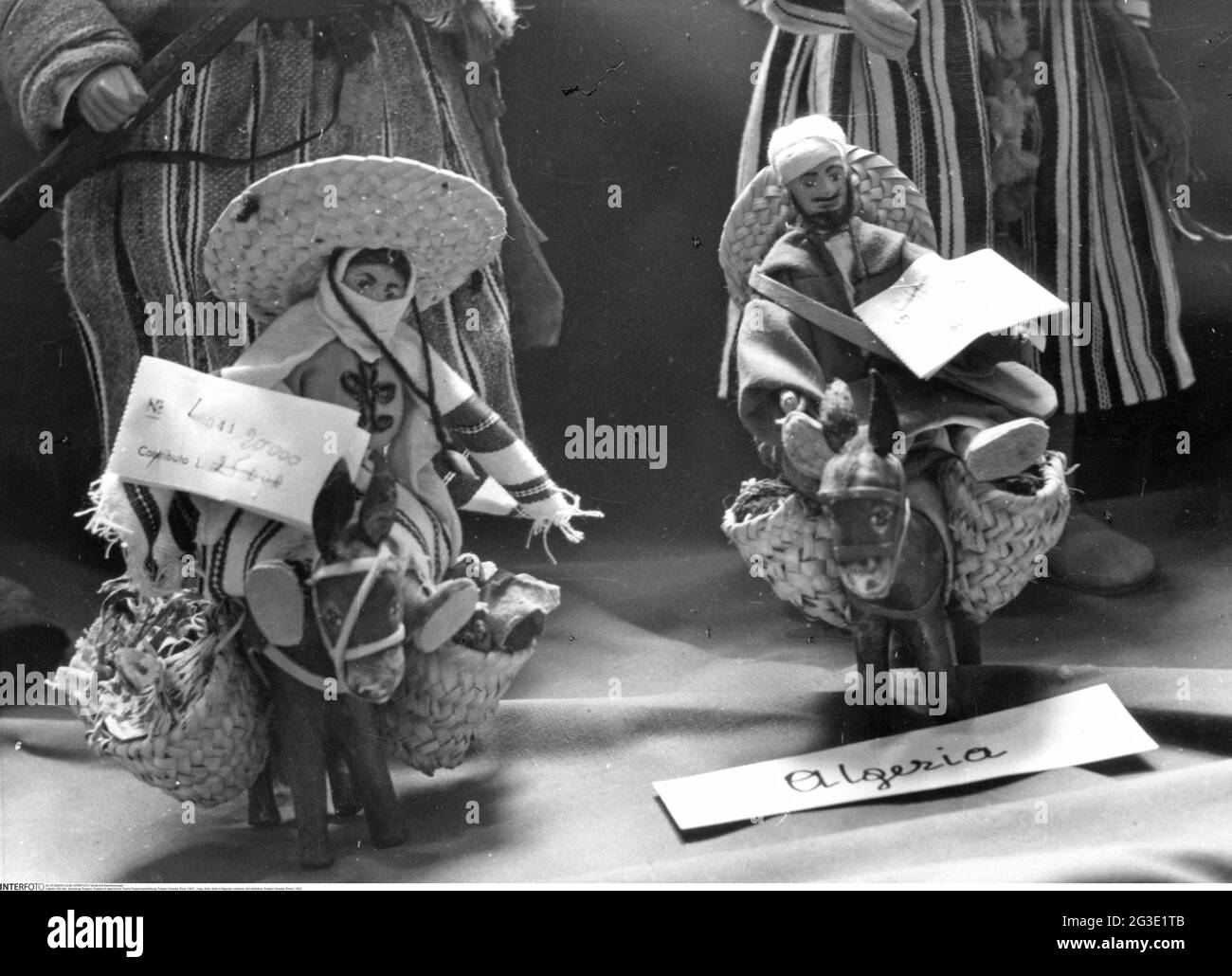 toys, dolls, dolls in Algerian costume, doll exhibition, Palazzo Venezia, Rome, 1953, ADDITIONAL-RIGHTS-CLEARANCE-INFO-NOT-AVAILABLE Stock Photo