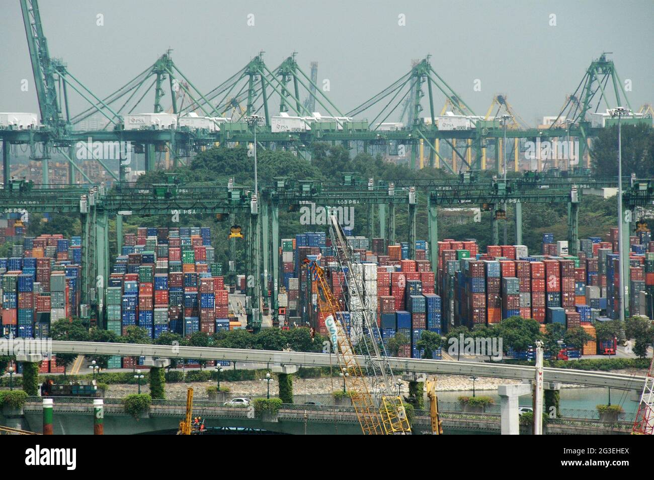 Singapore port hi-res stock photography and images - Alamy