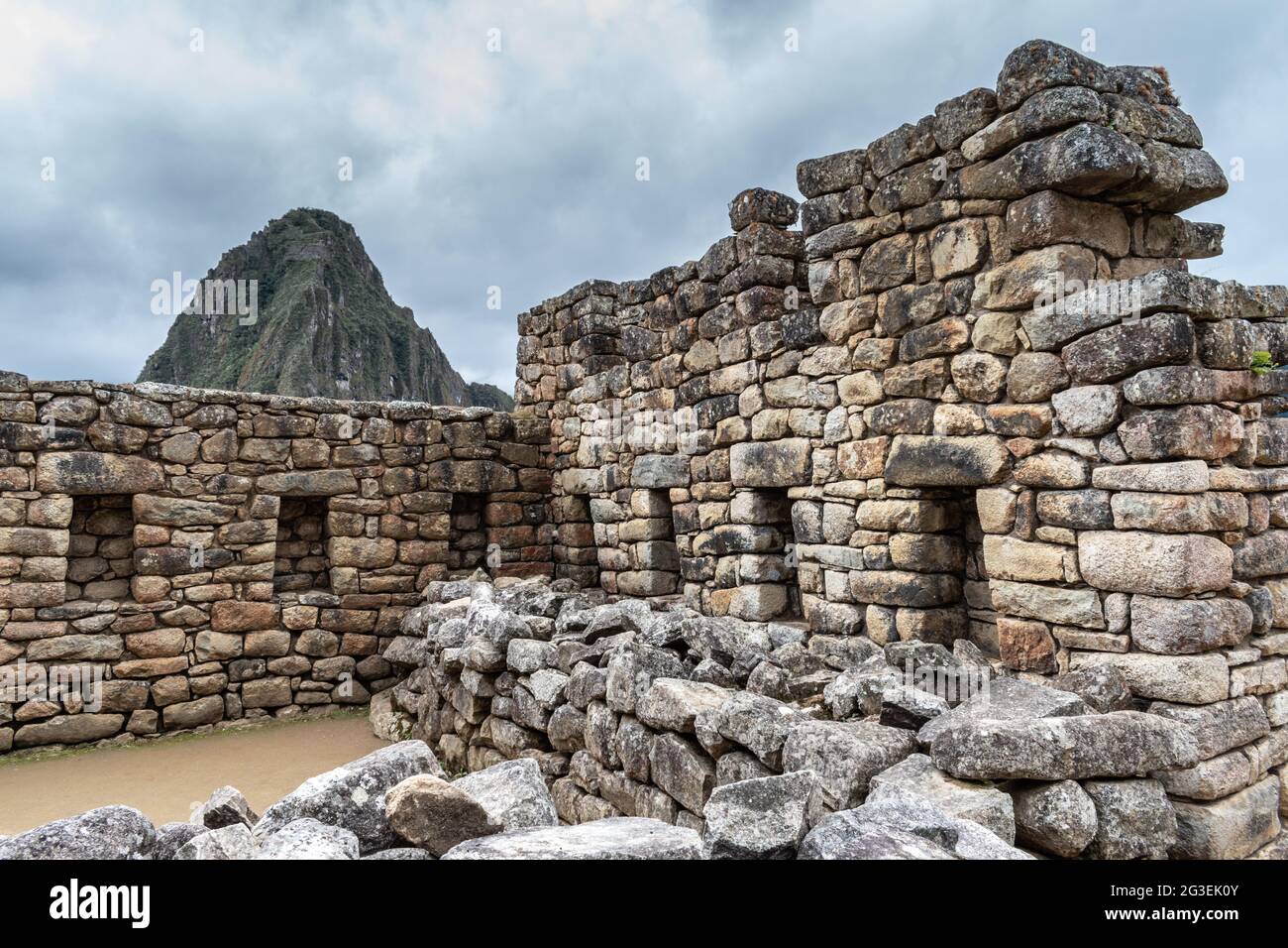 Walls and alcoves in the residential or urban sector of the Machu Picchu archaeological complex, Sacred Valley, Peru Stock Photo