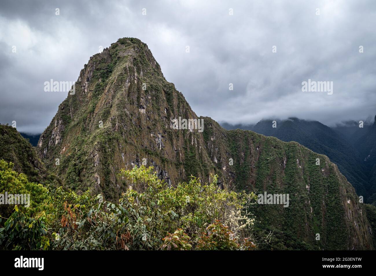 Scenic view of Huayna Picchu against cloudy sky, Machu Picchu, Peru Stock Photo