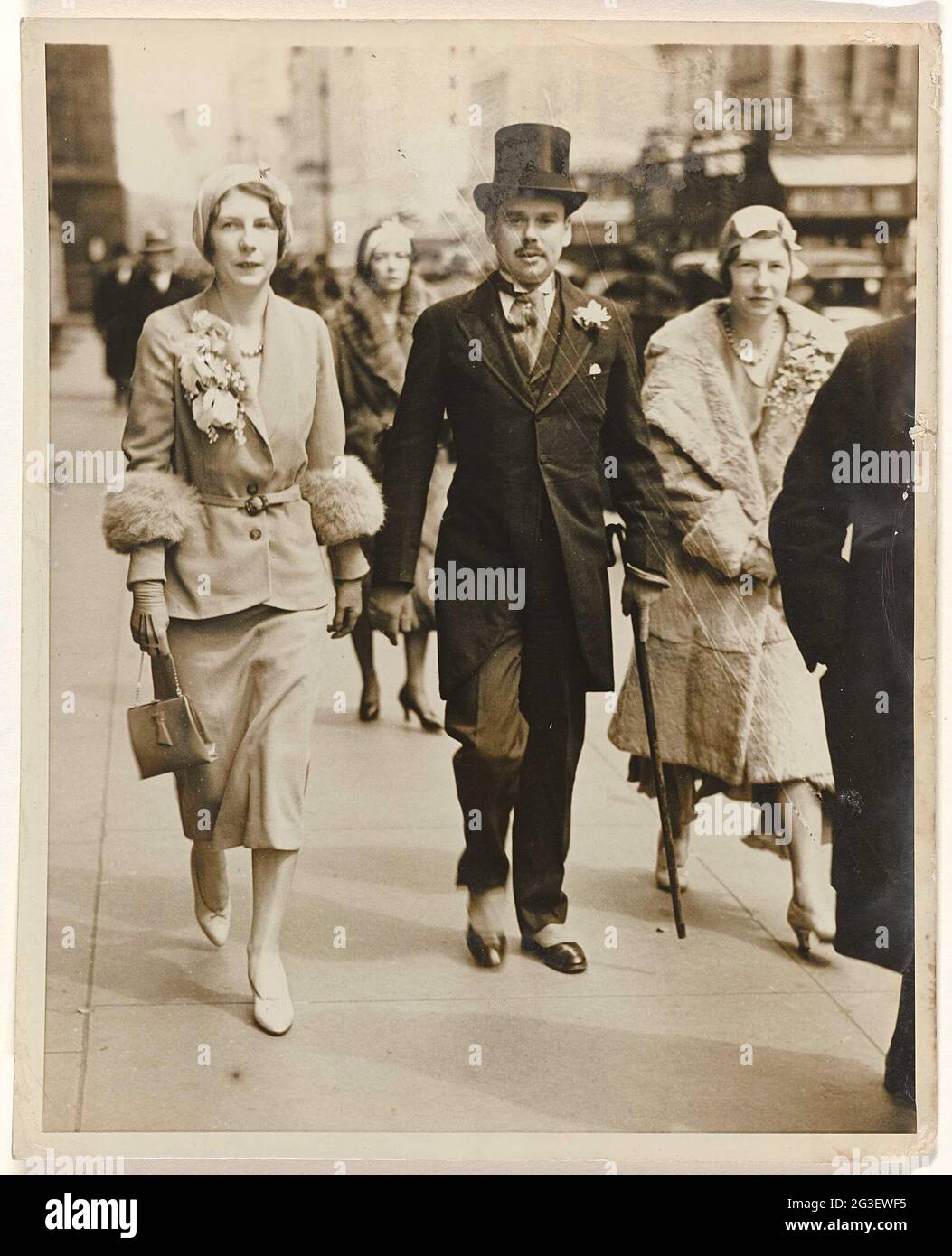 Fashionably dressed woman on the street, New York City. C. 1930 Stock ...