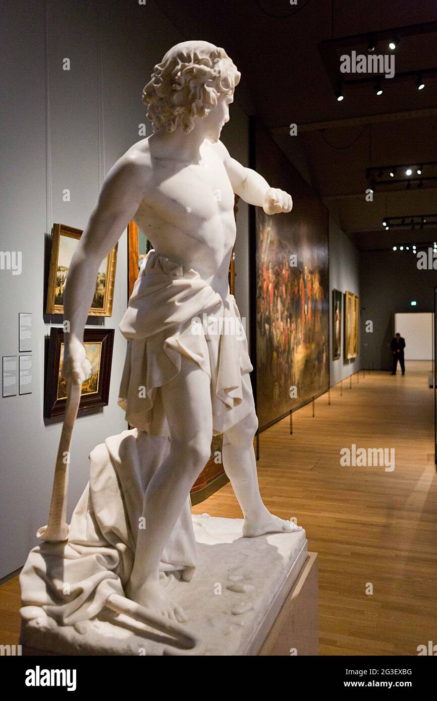 Overview gallery room exhibits hi-res stock photography and images - Alamy