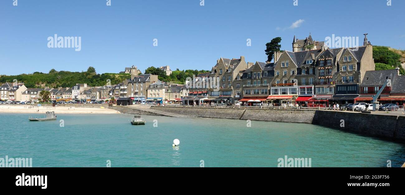 FRANCE. ILE ET VILAINE (35) CANCALE COTE D'EMERAUDE THE HARBOUR  (PICTURE NOT AVAILABLE FOR CALENDARS OR POSTCARDS IN FRANCE) Stock Photo