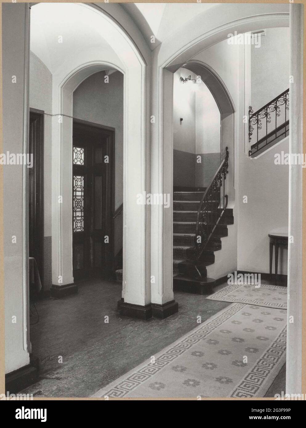 Hall in the villa; Interior villa Stock Photo - Alamy