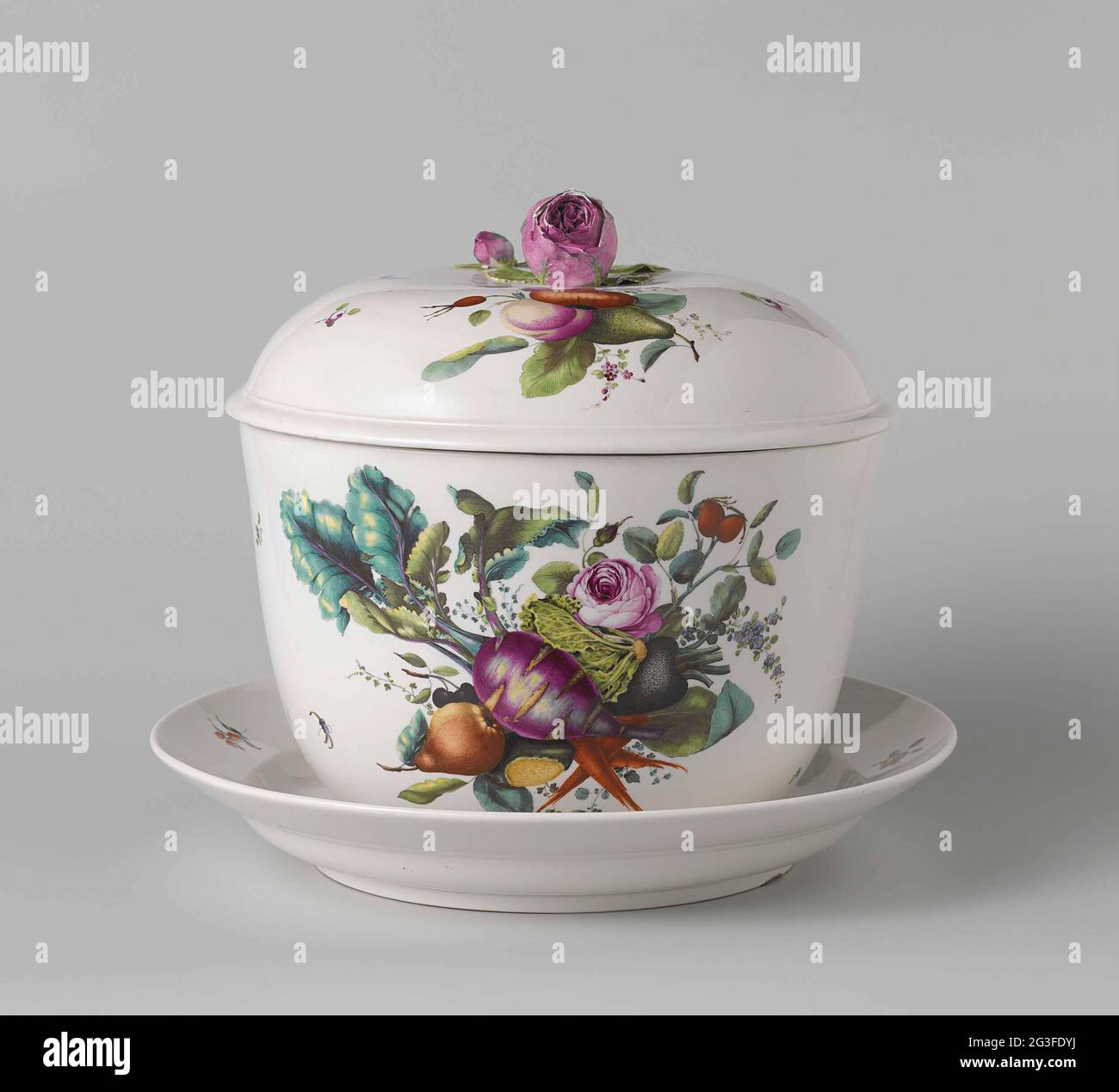 Punchkom. Ansbachpainted Decoration: Porcelain factory The Hague, c. 1777-1790Hard-Paste Porcelain Stock Photo