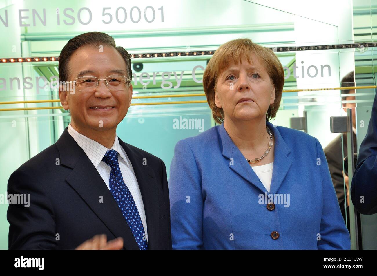 Kanzlerin Merkel und Chinas Premierminister Wen Jiabao auf der Hannover Messe 2012 Stock Photo