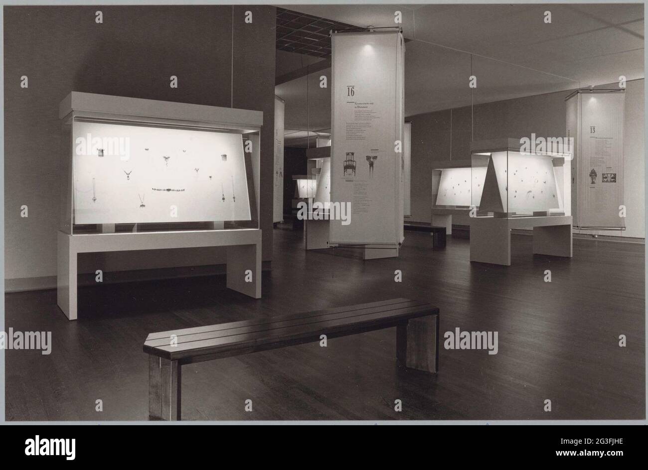 Room with jewelry in showcases and information panels; Jewels from the  Schmuck Museum Pforzheim 1850-1920 Stock Photo - Alamy