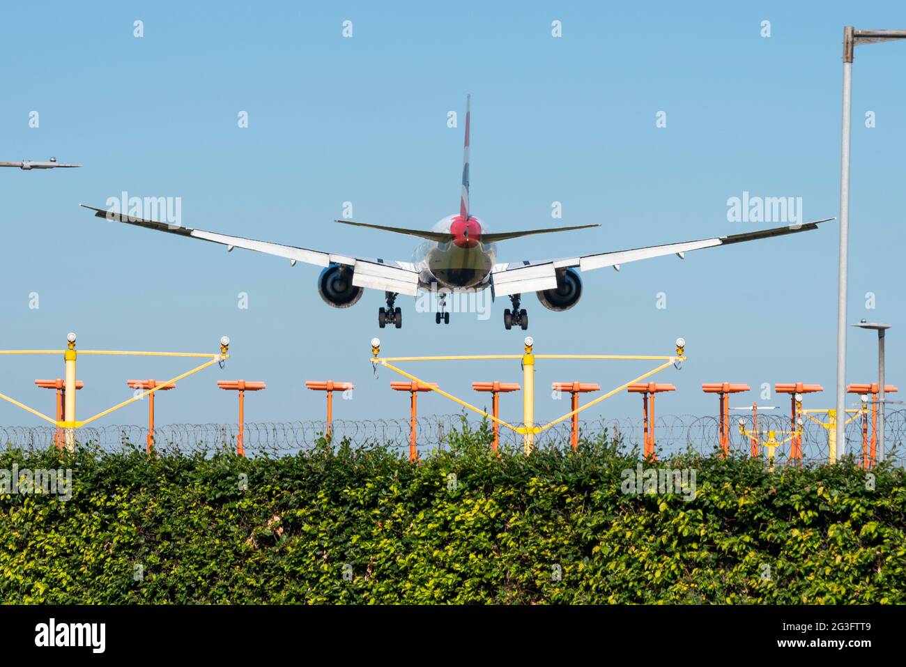 Runway threshold hires stock photography and images Alamy