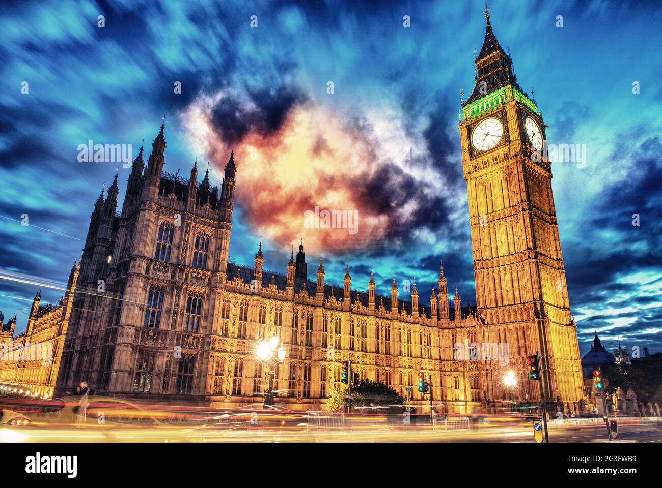 Big Ben and House of Parliament at dusk from Westminster Bridge - London Stock Photo