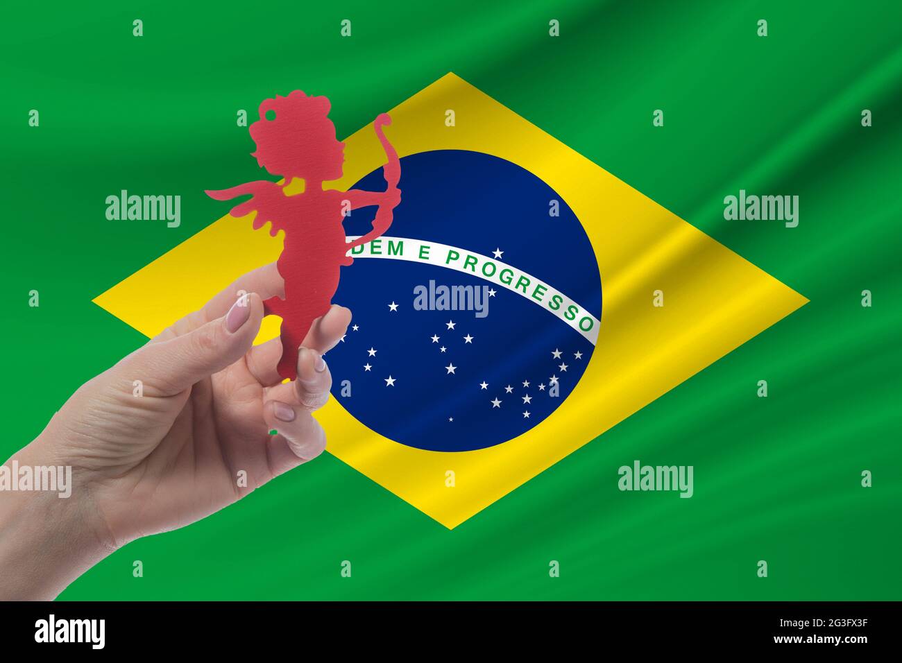 https://c8.alamy.com/comp/2G3FX3F/valentines-day-in-brazil-relations-in-brazil-celebrating-international-valentines-day-2G3FX3F.jpg