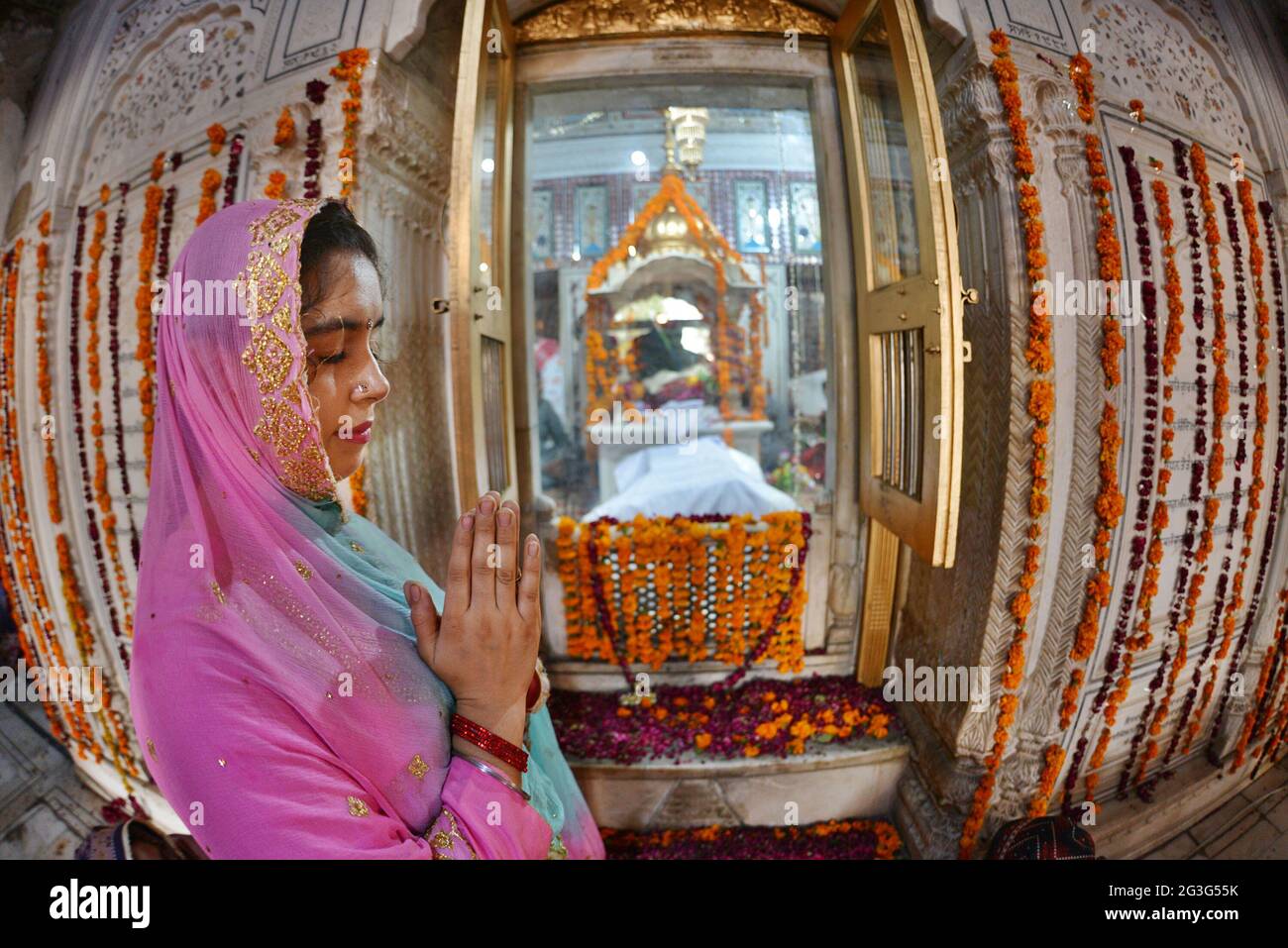sikhiwiki martryrdom of guru arjan sikhiwiki martryrdom of guru arjan