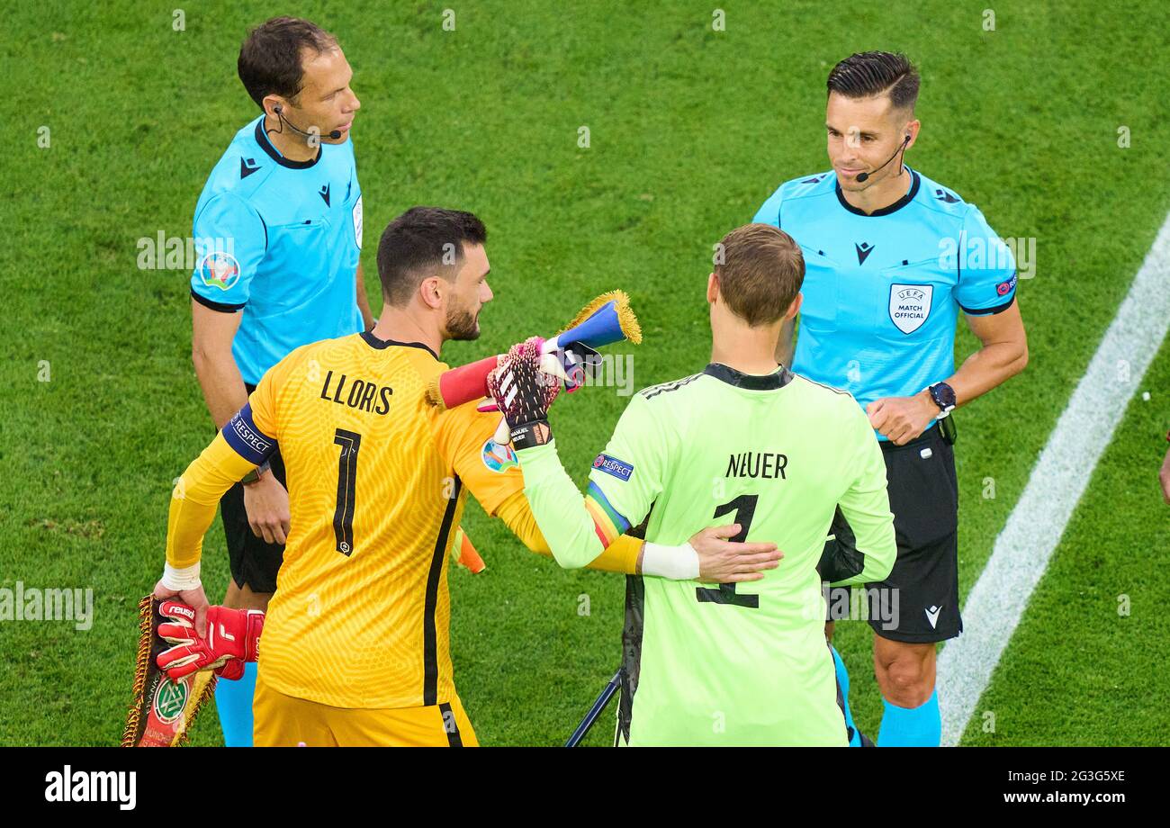 Manuel NEUER, DFB 1 goalkeeper, Hugo LLORIS, FRA 1 goalkeeper, Referee Carlos del Cerro Grande (ESP) with whistle, gestures, shows, watch, individual action, Schiedsrichter, Hauptschiedsrichter, Assistant referees Juan Carlos Yuste (ESP), Roberto Alonso Fernandez (ESP),  in the Group F match FRANCE - GERMANY  1-0 at the football UEFA European Championships 2020 in Season 2020/2021 on June 15, 2021  in Munich, Germany. © Peter Schatz / Alamy Live News Stock Photo