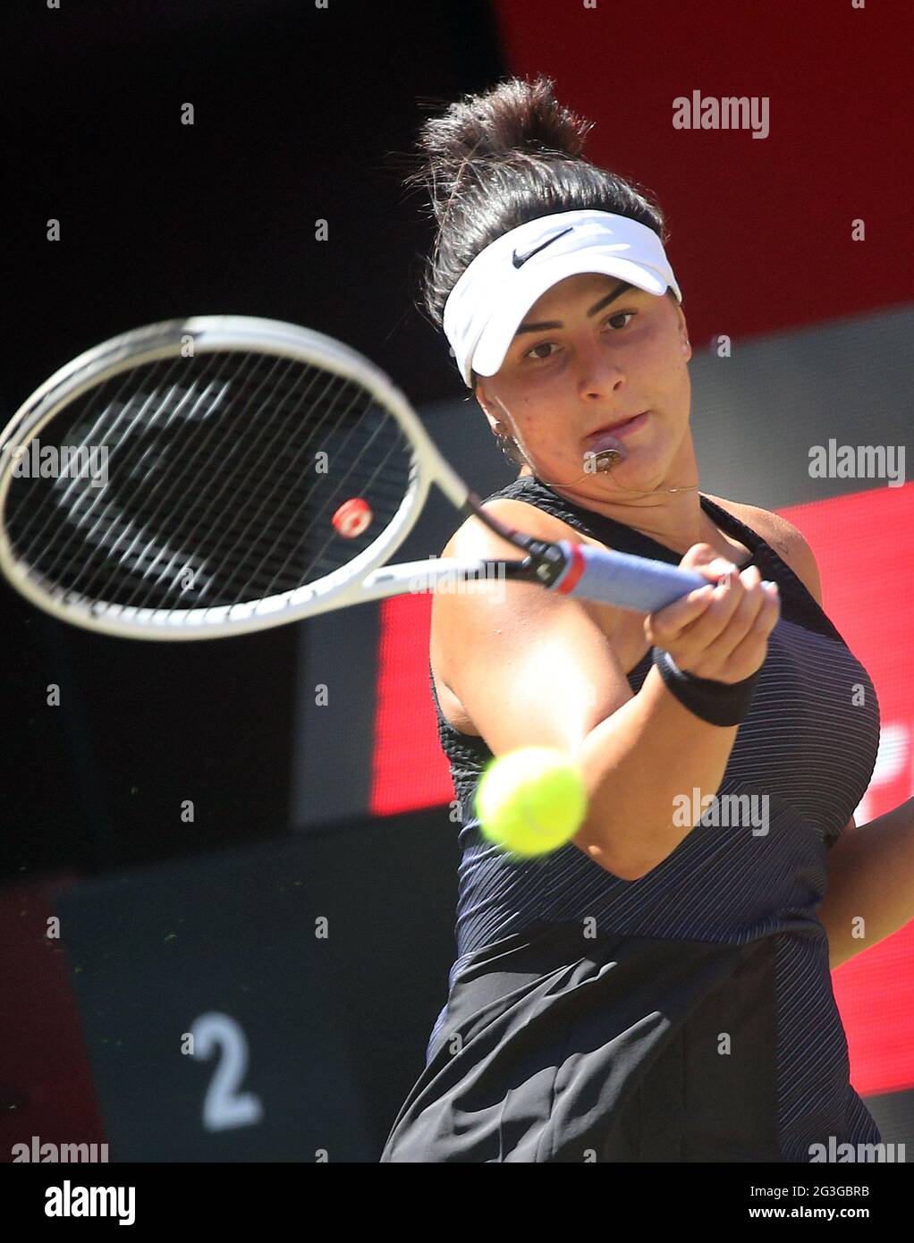 Bianca andreescu forehand hi-res stock photography and images - Alamy
