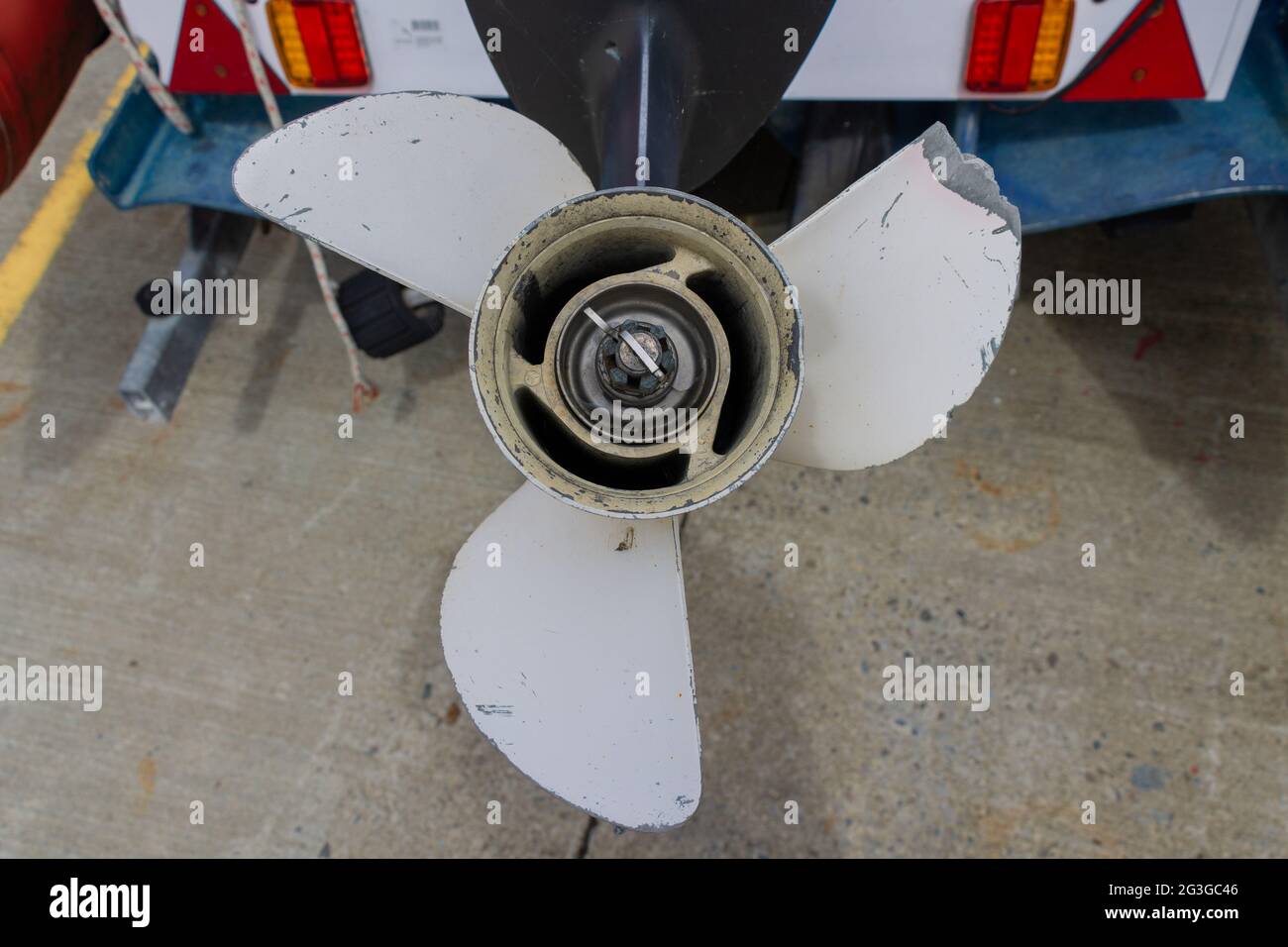 Unbalanced propeller hires stock photography and images Alamy