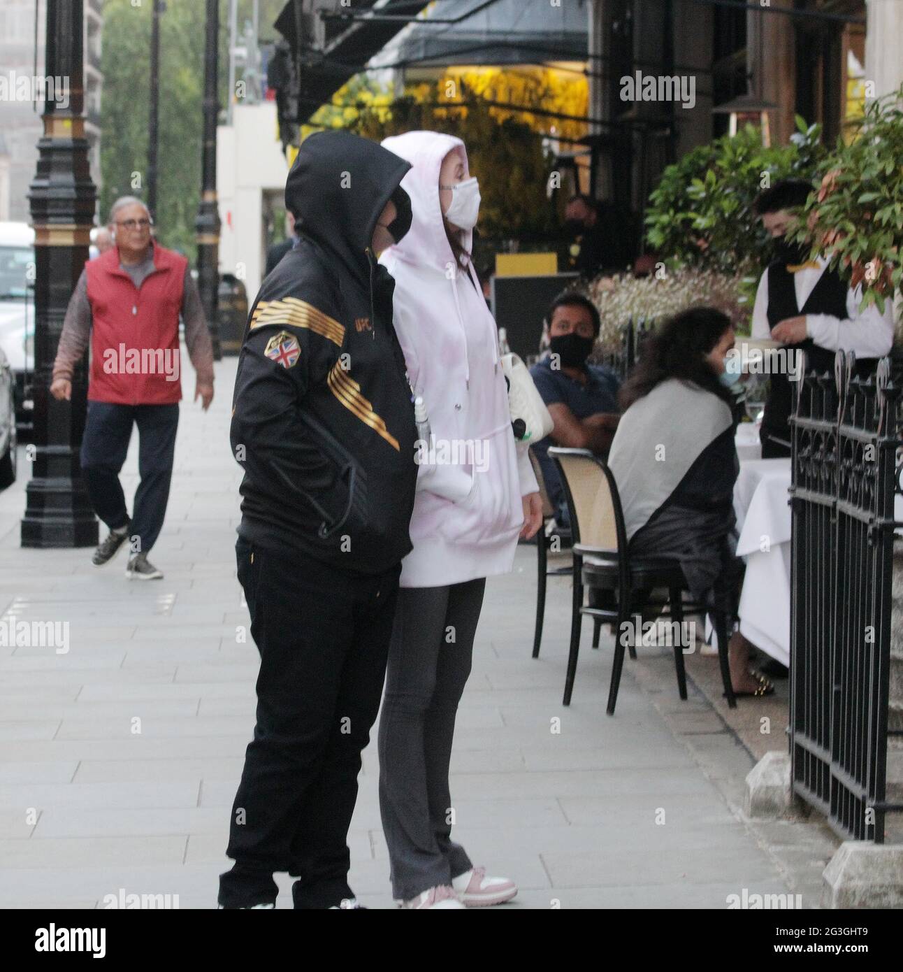 Damien hirst elen rivas hi-res stock photography and images - Alamy