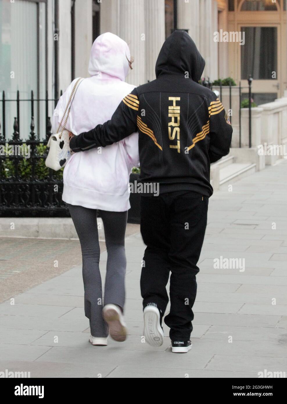 elen rivas and Damien Hirst were at Scotts eating outside 15 june 21