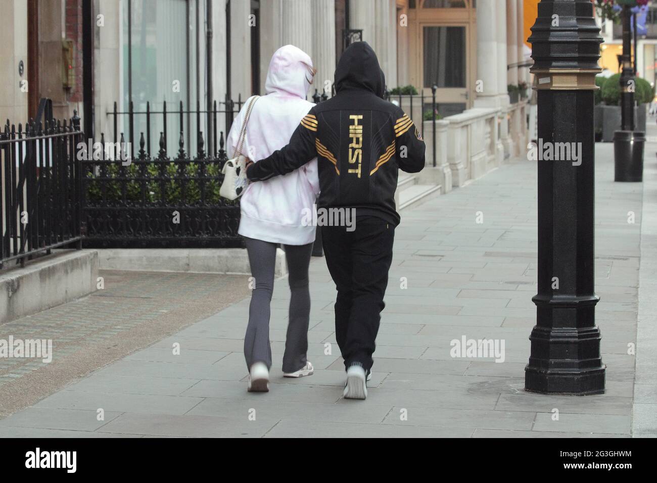 elen rivas and Damien Hirst were at Scotts eating outside 15 june 21