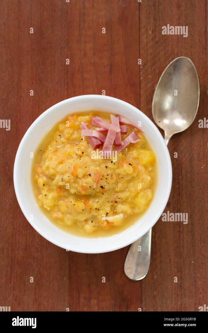 pea soup with bacon Stock Photo Alamy