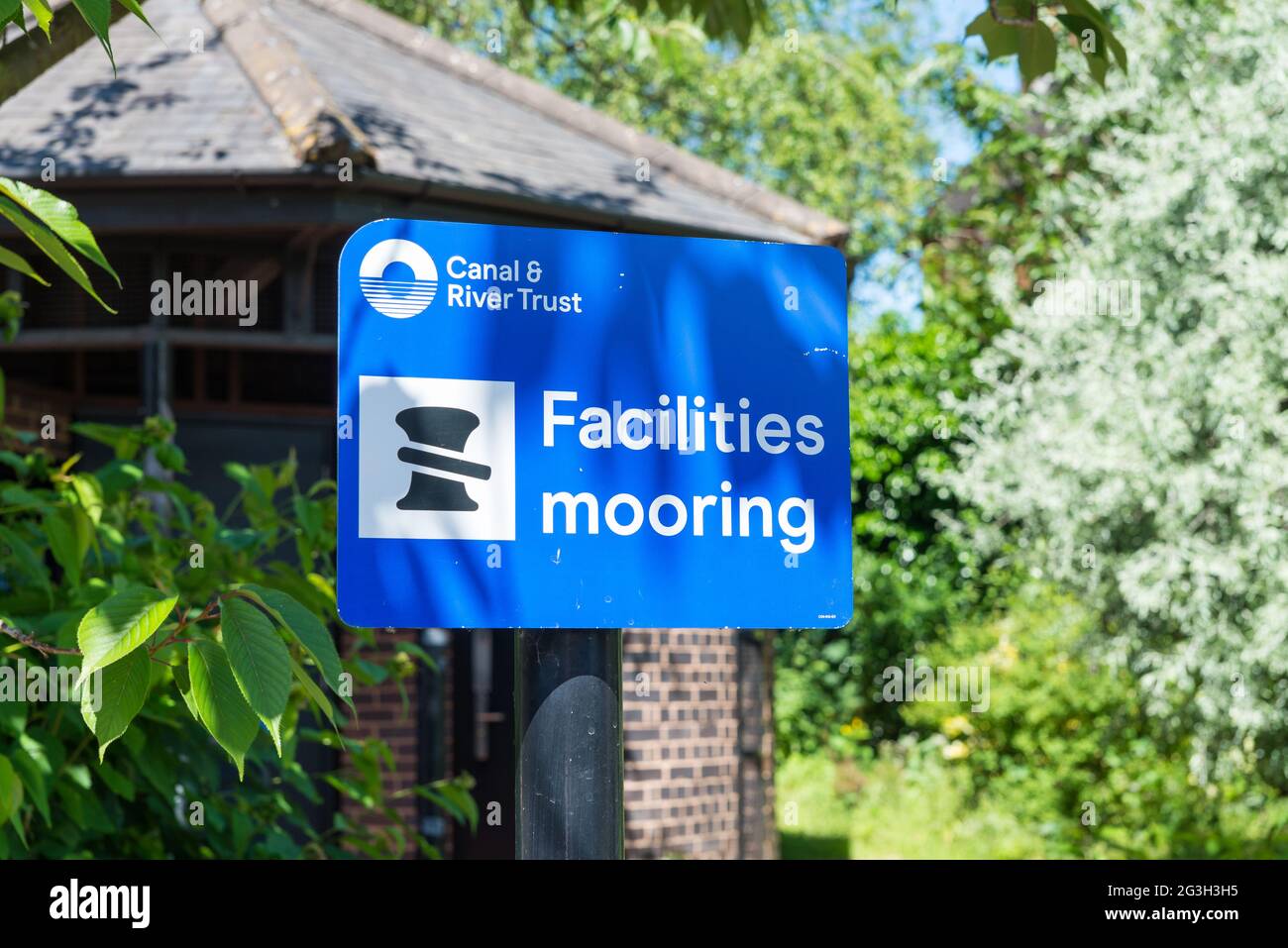 Sign for Facilities Mooring at the Coventry Canal Basin in the City of Coventry, West Midlands, UK Stock Photo