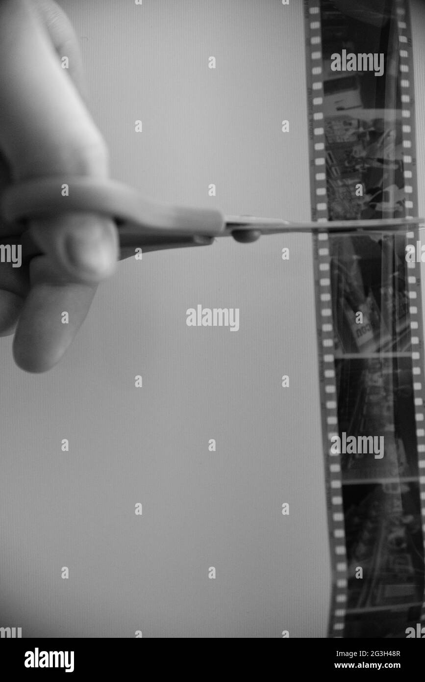 Shooting street with 35mm vintage camera and developing film Stock